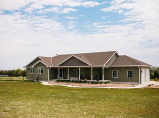 7425 Larson Ln, Kearney, NE 68845