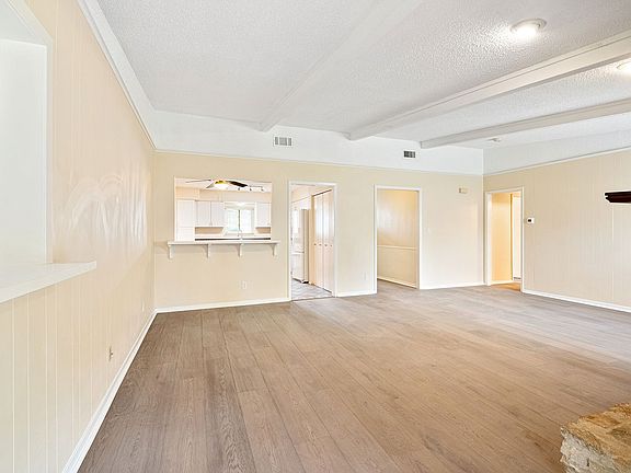 3rd image of 8012 Logwood Dr