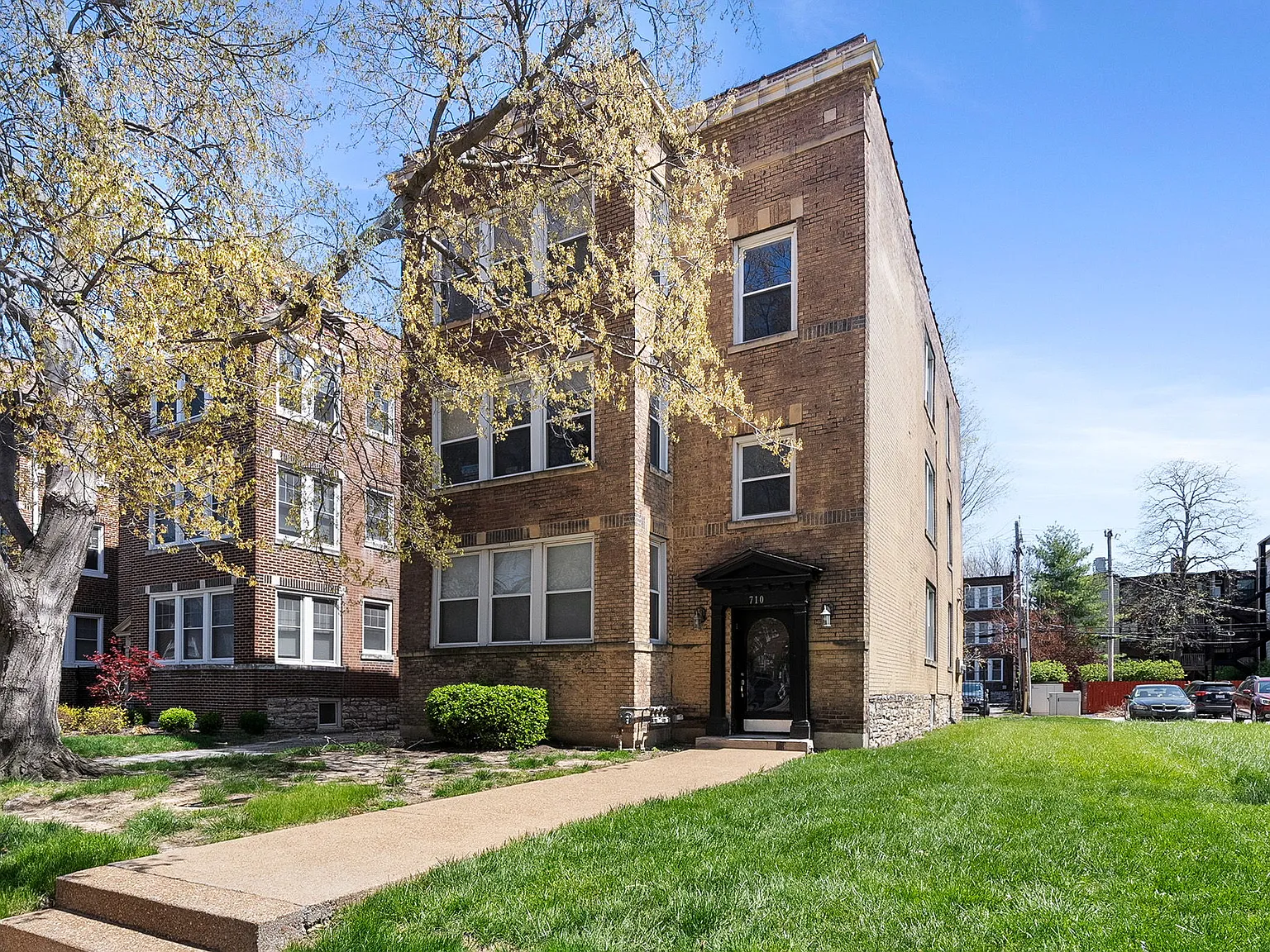 3 bed, 1564 sqft, $1,895 — Photo 1