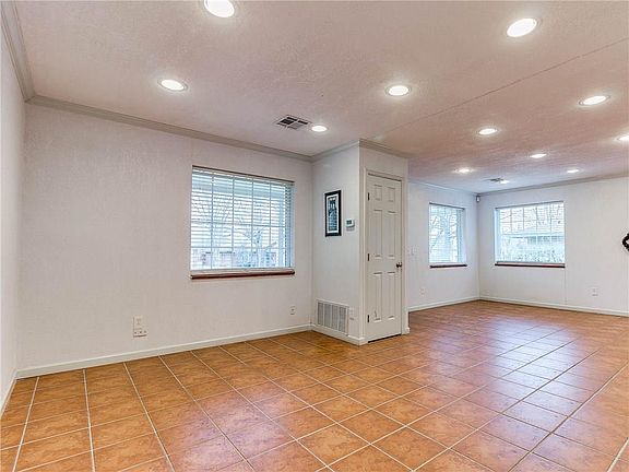 3rd image of 1707 Westminster Pl