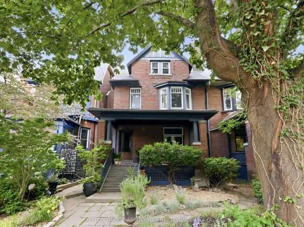 33 Albany Ave, Toronto, ON M5R 3C2
