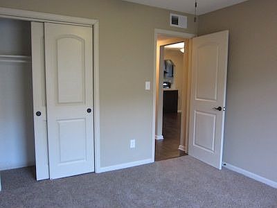 5th image of 1620 15th Ave S APT B