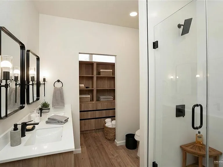 8101 N 23rd St #29 — Photo 7