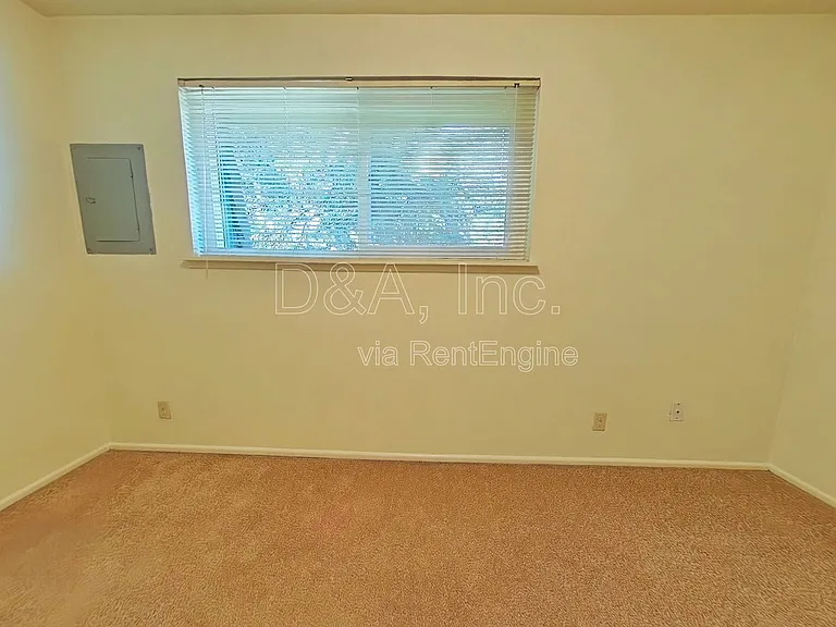 803 SW 8th St #7 — Photo 10