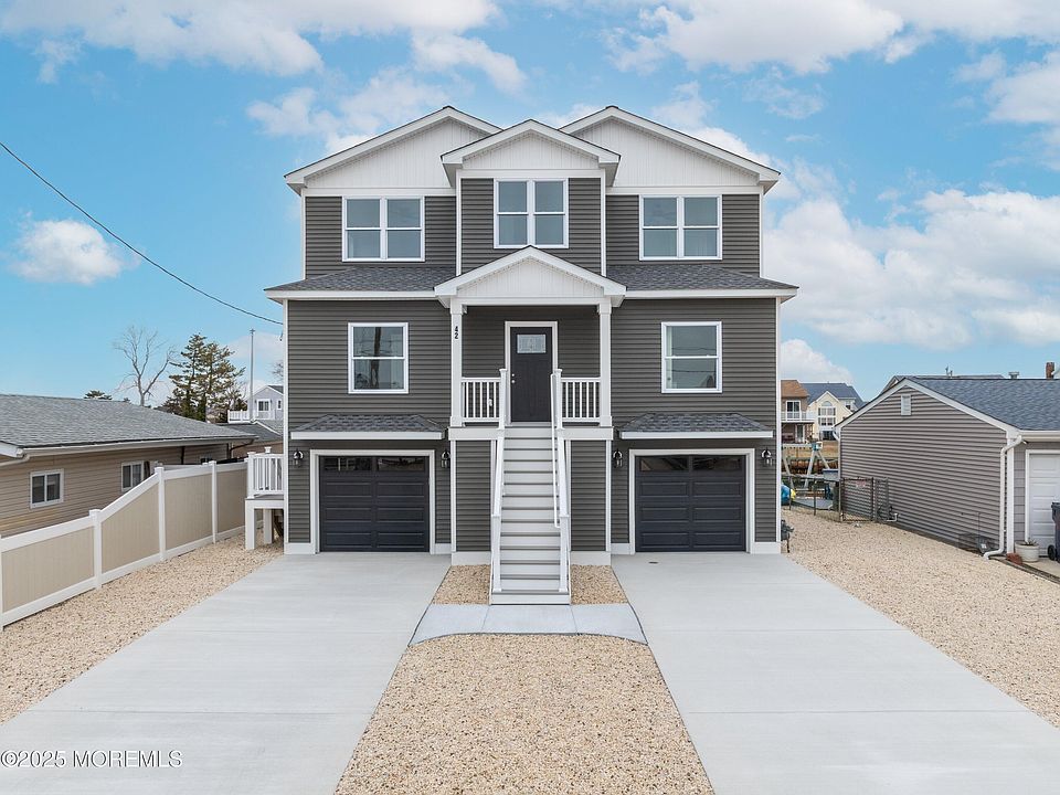 1st image of 42 W Mohawk Drive