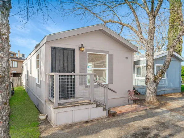 120 Lark St, Penn Valley, CA 95946