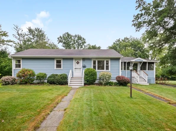 19 Chase St, Taunton, MA 02780
