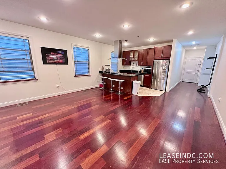 3573 Warder St NW #4 — Photo 3