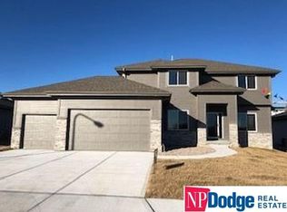 18404 Patrick Ave, Elkhorn, NE 68022