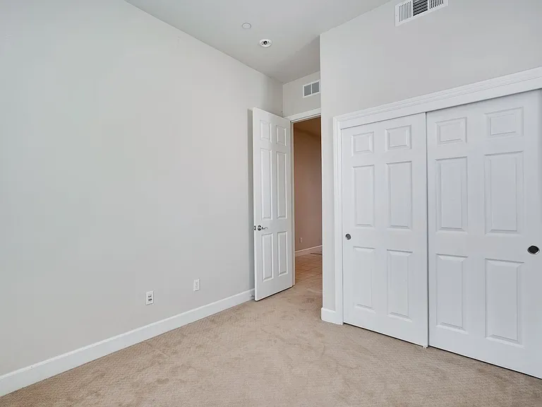104 Alden Ct — Photo 49