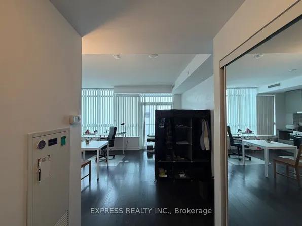 365 Church St Unit 2908, Toronto, ON M5B 0B5