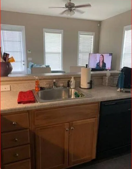 318 N Lopez St — Photo 9