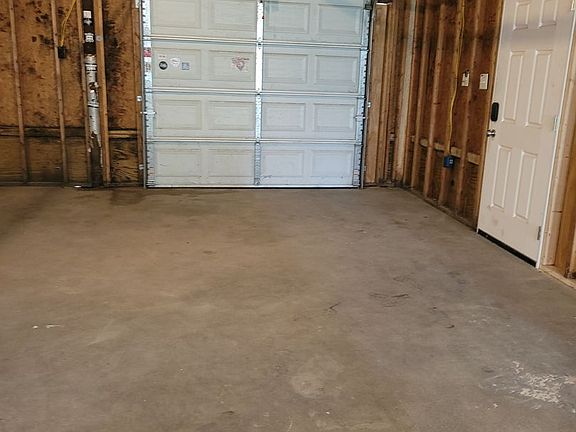 5th image of 565 W Market St