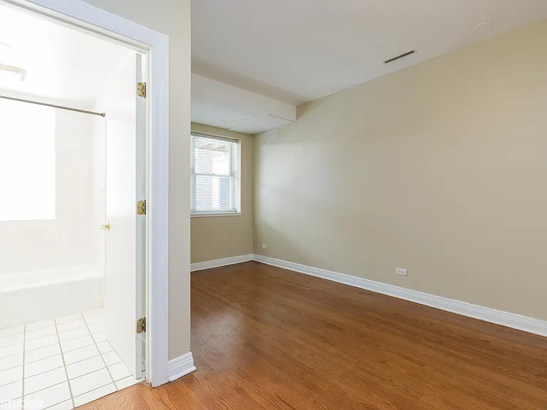 743 W Belden Ave #A — Photo 8