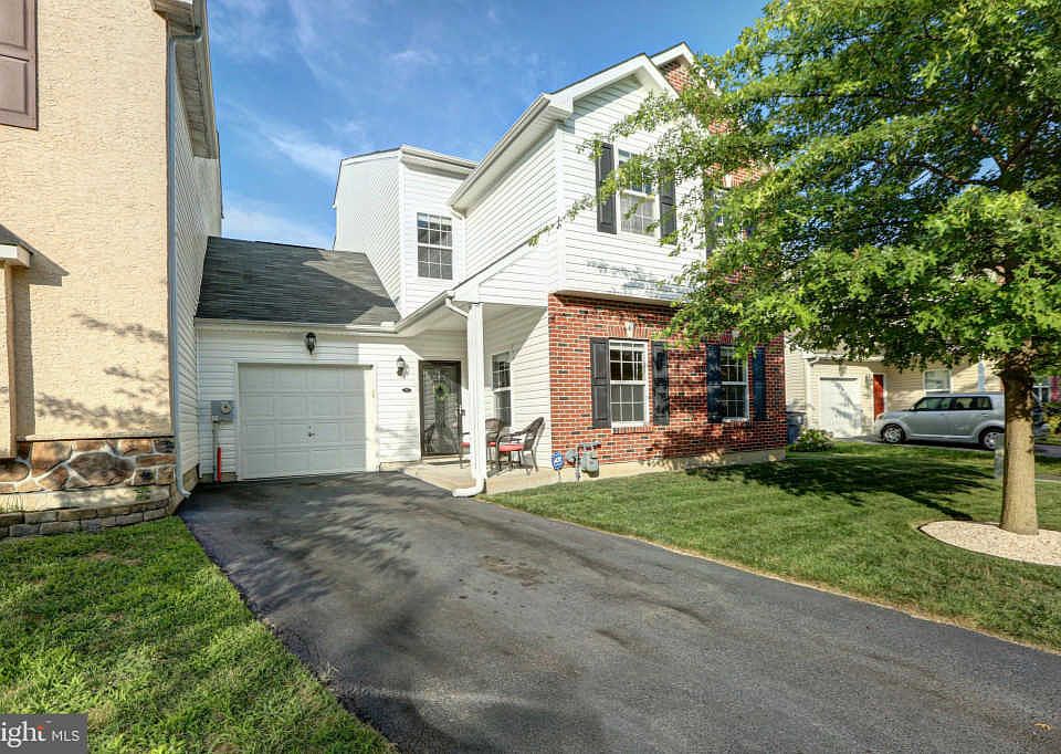 1st image of 303 Camerton Ln