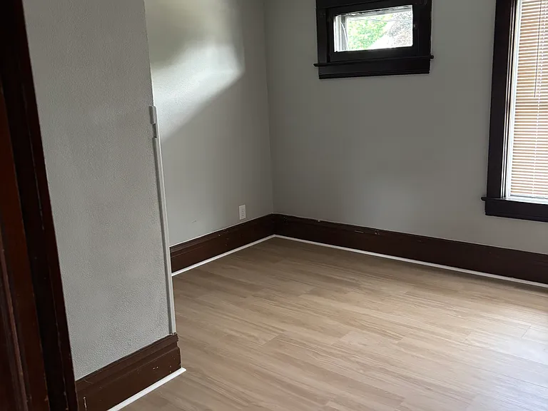 253 Ridge Ave — Photo 8