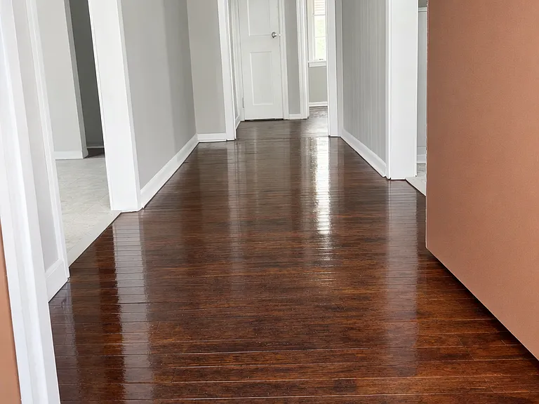 3902 N Linden Dr — Photo 2