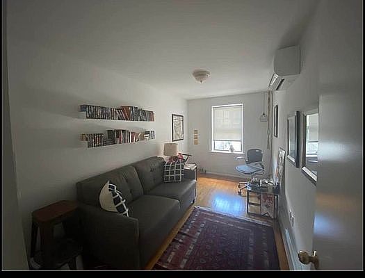 5th image of 3031 36th St APT 2