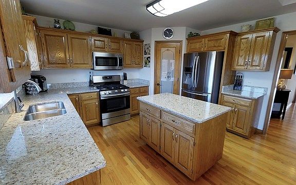 5th image of 25040 W Palmer Ct