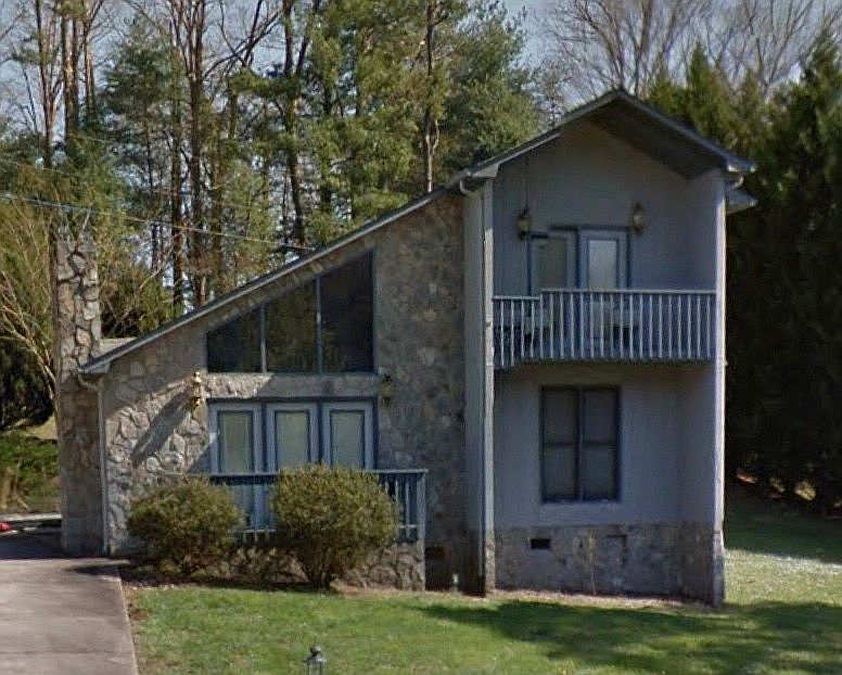 1st image of 4451 Magnolia Ln