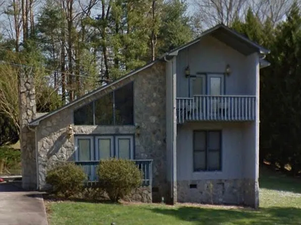 4451 Magnolia Ln, Hudson, NC 28638