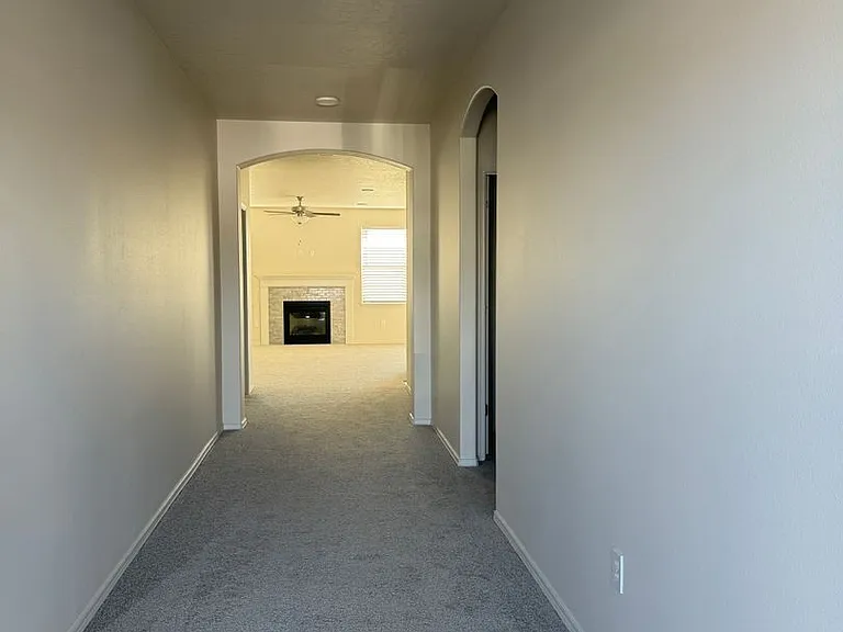 2303 S 58th Ave — Photo 16