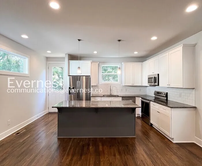 336 Queen Ave — Photo 5
