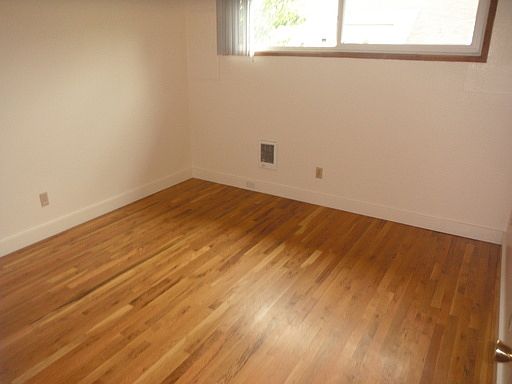 2nd image of 2125 NE Halsey St