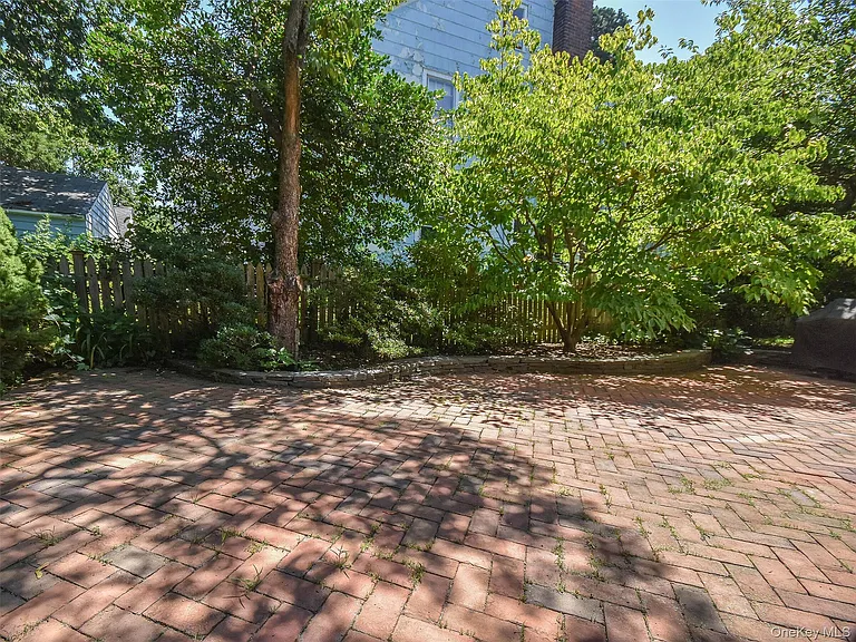 121 Hillcrest Ave — Photo 36