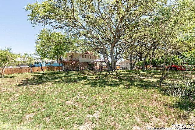1st image of 220 Cindy Dr