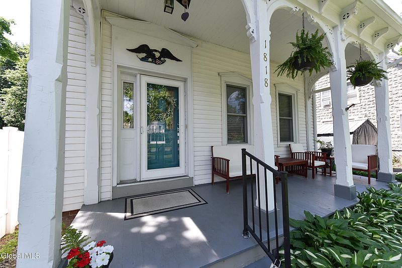 4th image of 1818 Highland Avenue