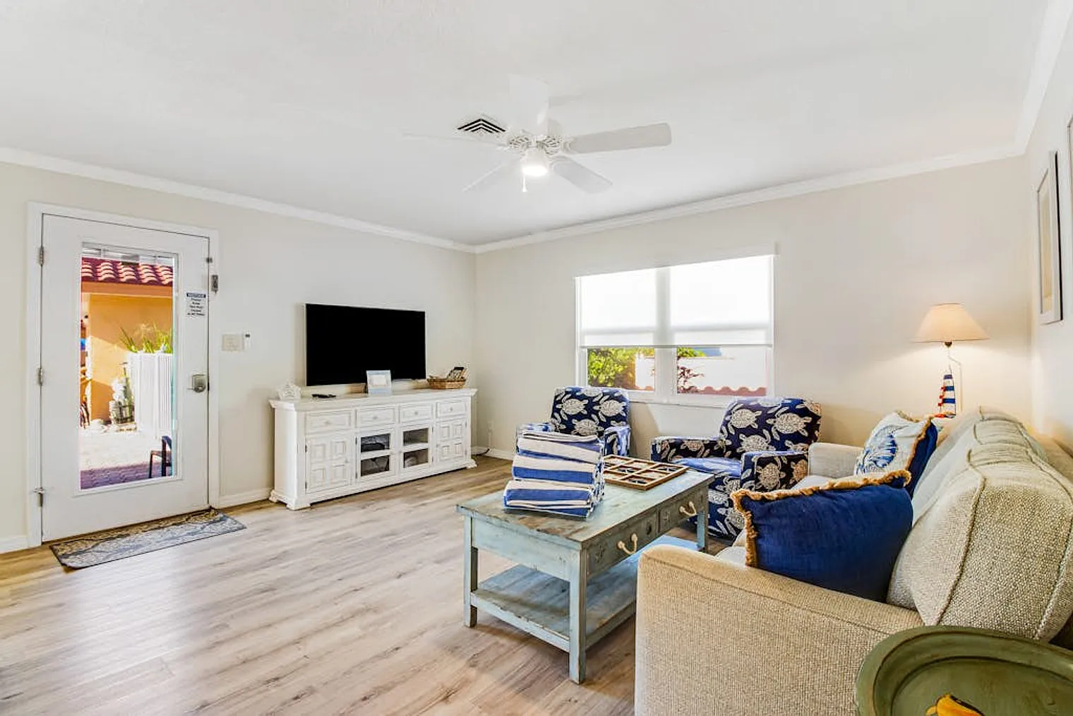 2 bed, 1.0 bath, 775 sqft, $5,089 — Photo 4