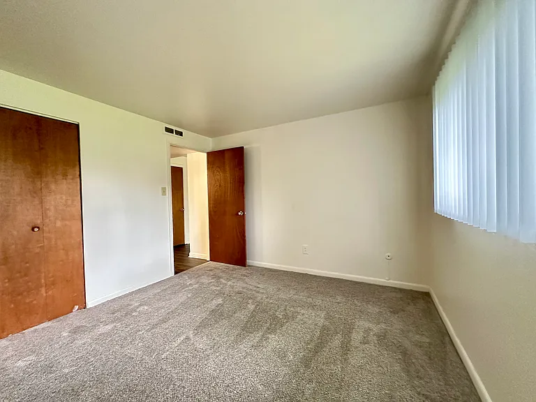Edgewood Apartments — Photo 30