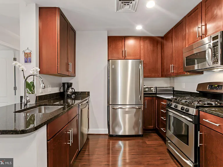525 N Fayette St #413 — Photo 5