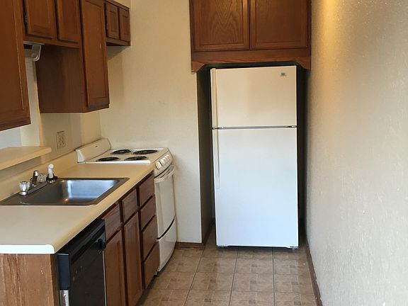 4th image of 1932 E Lindsey St APT 213
