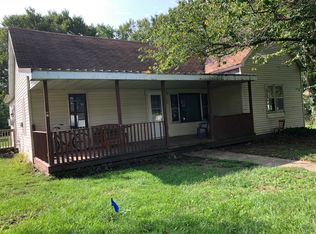 421 Bloomington St, Dewitt, IL 61735