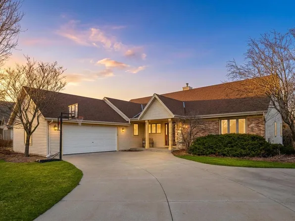 6180 South Preston LANE, New Berlin, WI 53151