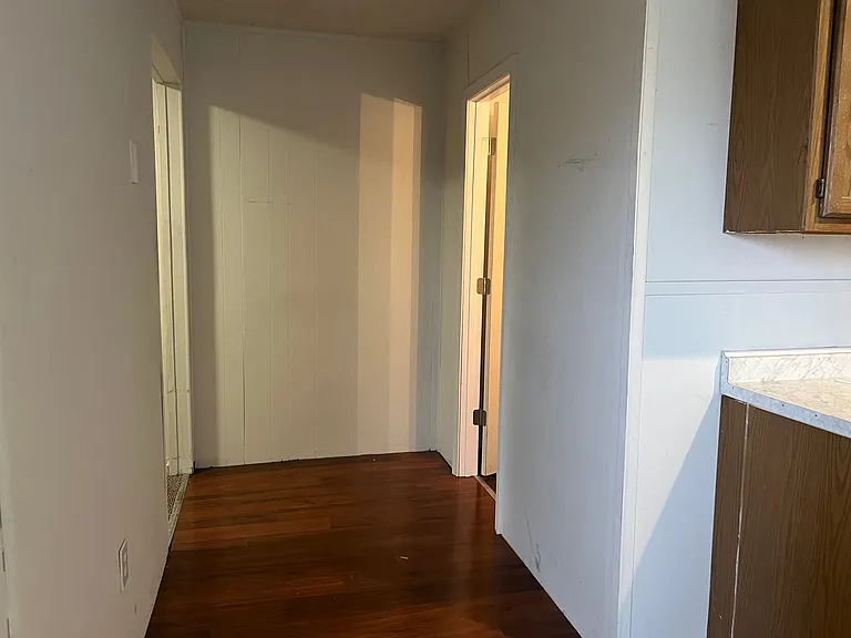 1011 Anderson St — Photo 6