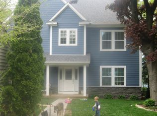 3296 Lexington Rd, Waterford, MI