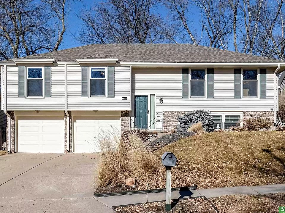 1st image of 2526 S 152nd Cir