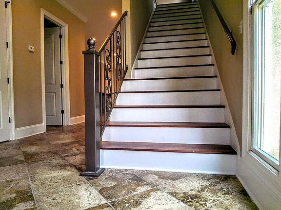 4th image of 1830 Ashley Hall Way