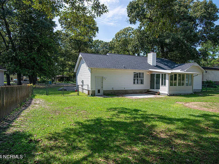 103 Carriage Hills Ct — Photo 28