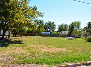 407 W Saint Charles St, Weimar, TX 78962