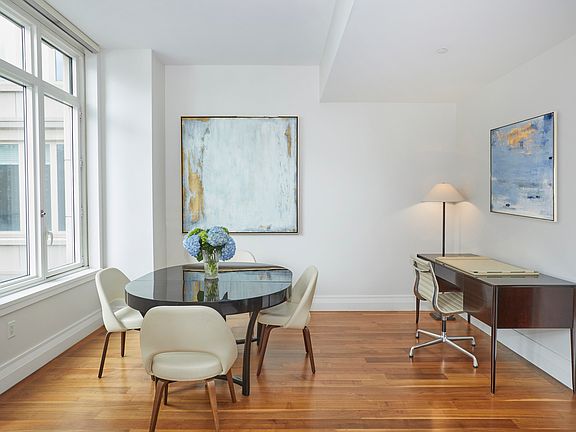 4th image of 2150 Broadway #9G