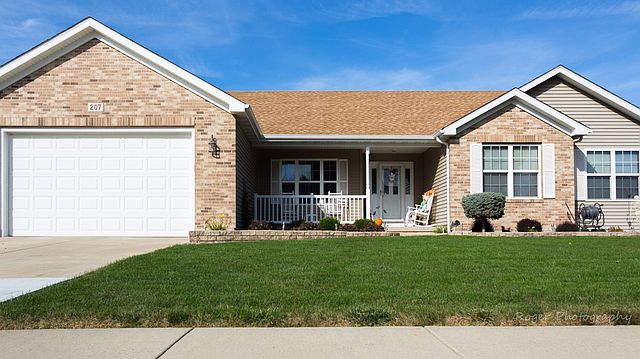 1st image of 207 Saint Andrews Dr
