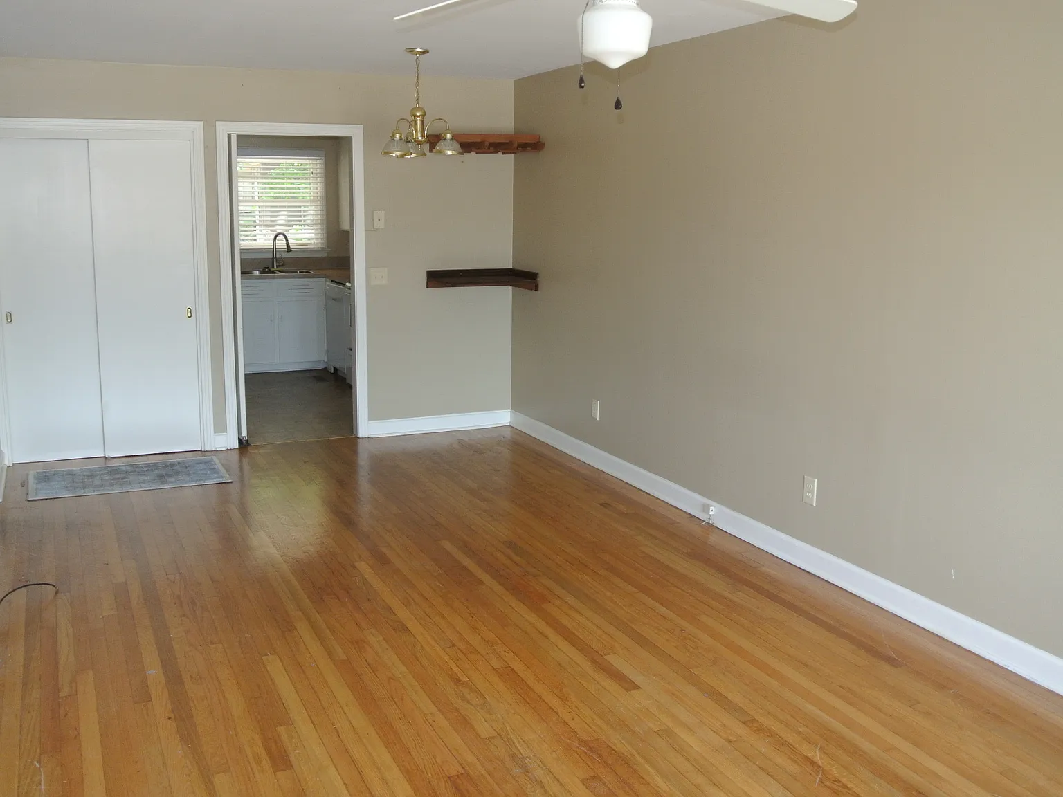 503 E Glenn Avenue - NA — Photo 4