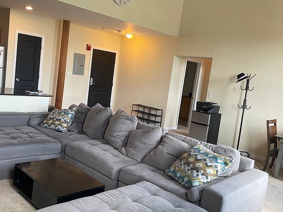4th image of 52 Lawrence Dr APT 608