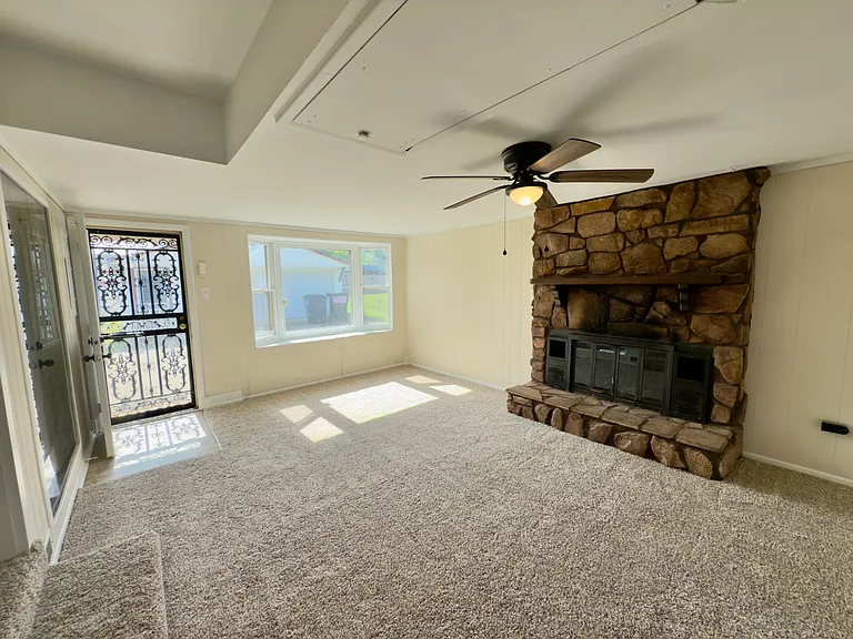 222 Yorktown Rd — Photo 16