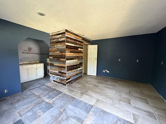 4th image of 5417 McCahill Rd