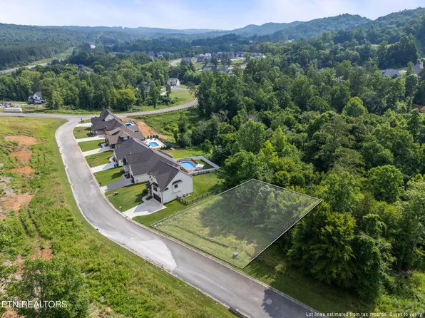 113 Cherry Oak Dr, Oak Ridge, TN 37830